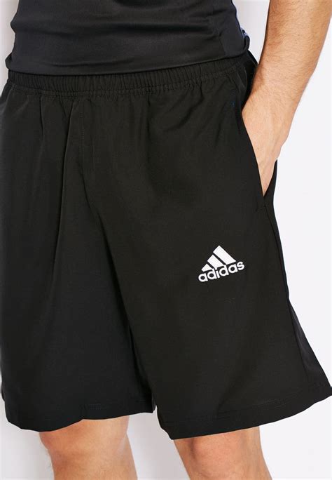 Adidas shorts MIT taschen